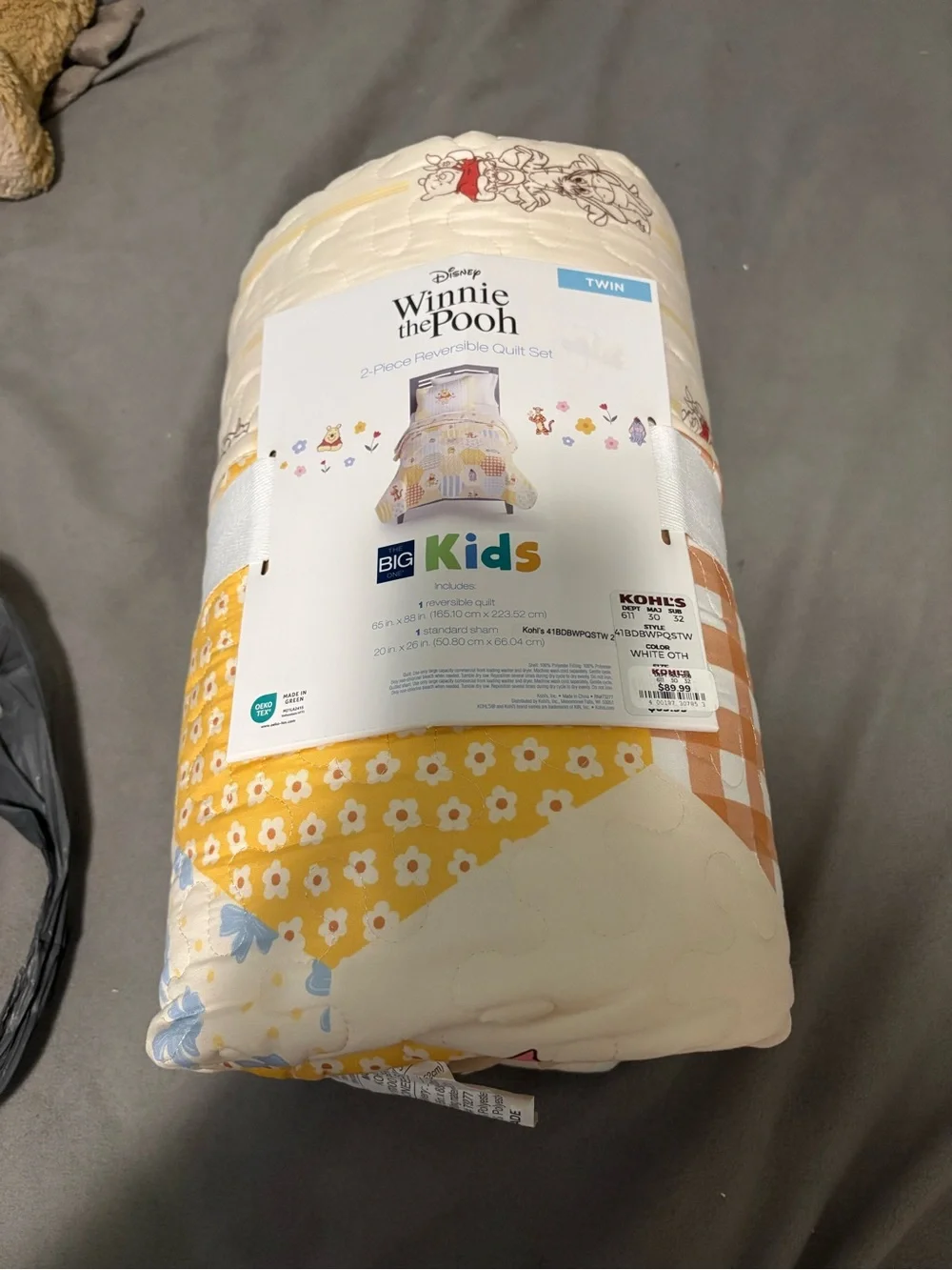 New Reversible Winnie the Pooh Quilt Set - Twin